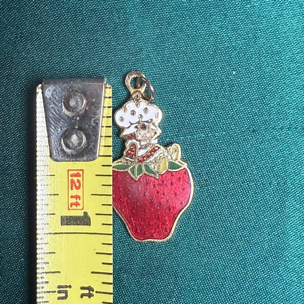 Charming‎ Strawberry Shortcake Pendant